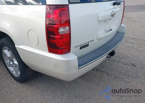 2009 Chevrolet Suburban 1500 Ltz из США, поврежденный, VIN 1GNFC36019R167610